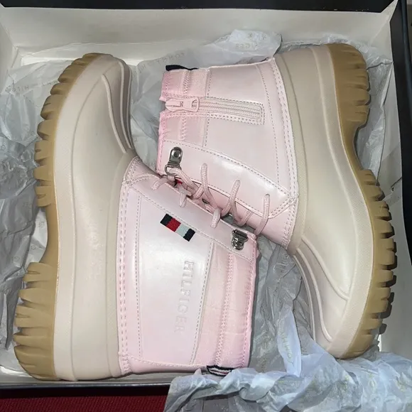Tommy Hilfiger lite pink duck boots