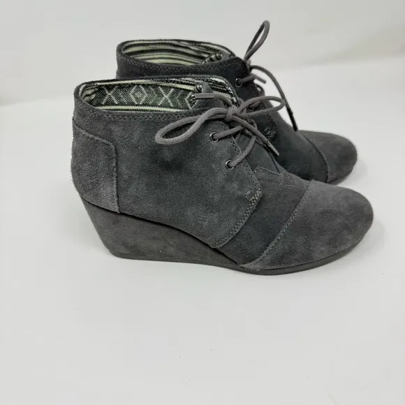 TOMS Suede Desert Lace Up Wedge Heels Booties Shoes Women's Size 8.5 Gray