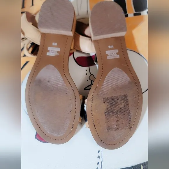 TOMS Women's Tan and Black Sandals
