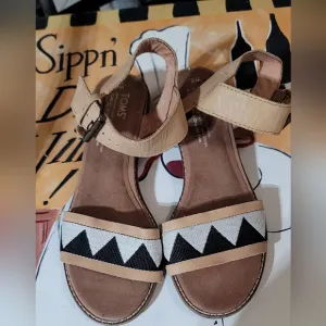 TOMS Women's Tan and Black Sandals
