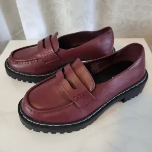 Torrid Women  Shoes Chunky Lug Sole Loafer,  Size 7.5 WW, Burgundy, Hipster