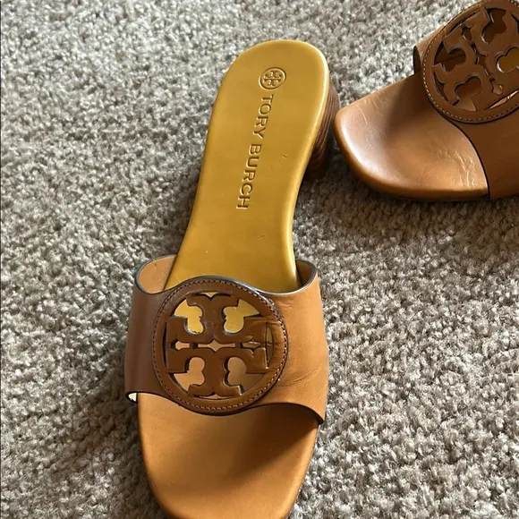 Tory Burch Bombe Miller Slide 25MM Sandal, Calf Leather, Caramel size 8