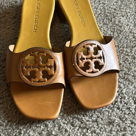 Tory Burch Bombe Miller Slide 25MM Sandal, Calf Leather, Caramel size 8
