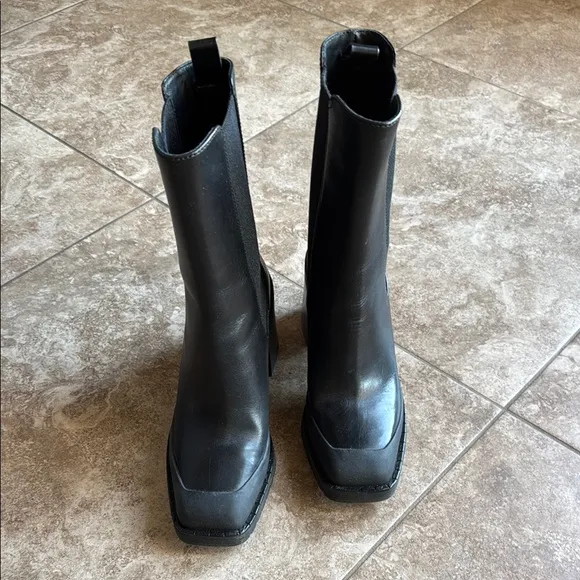 Tory Burch boots - size 8