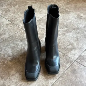 Tory Burch boots - size 8