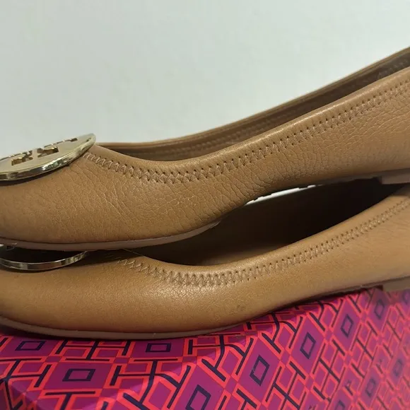 Tory Burch Caramel Pebbled Leather Gold T Logo Ballet Flats Shoes 6M