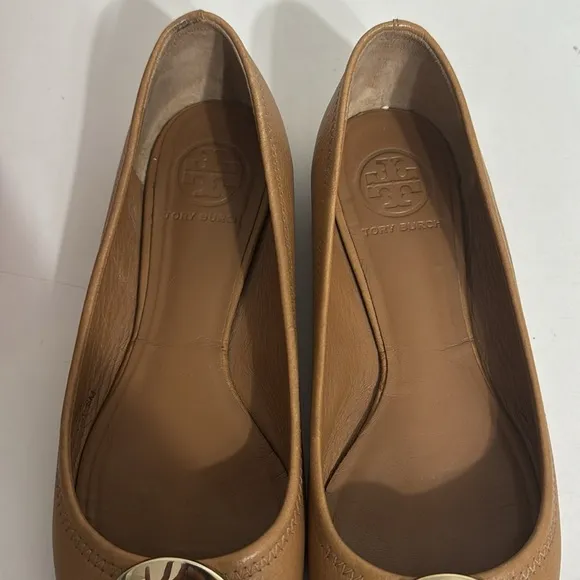 Tory Burch Caramel Pebbled Leather Gold T Logo Ballet Flats Shoes 6M