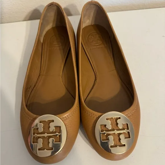 Tory Burch Caramel Pebbled Leather Gold T Logo Ballet Flats Shoes 6M
