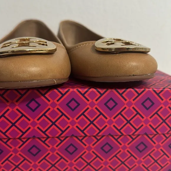 Tory Burch Caramel Pebbled Leather Gold T Logo Ballet Flats Shoes 6M