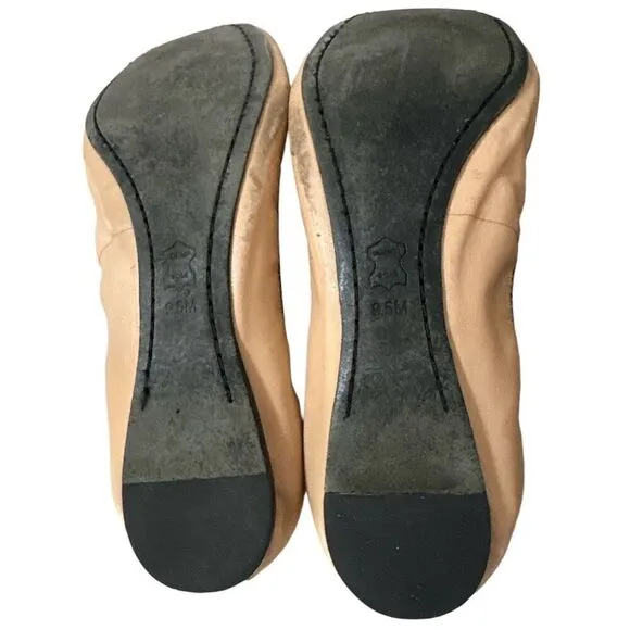 Tory Burch Carolines Tan leather and Black Accents 9.5