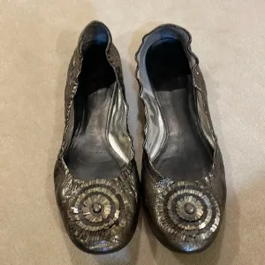 Tory Burch Kelly Ballet Flats in silver anthracite size 10