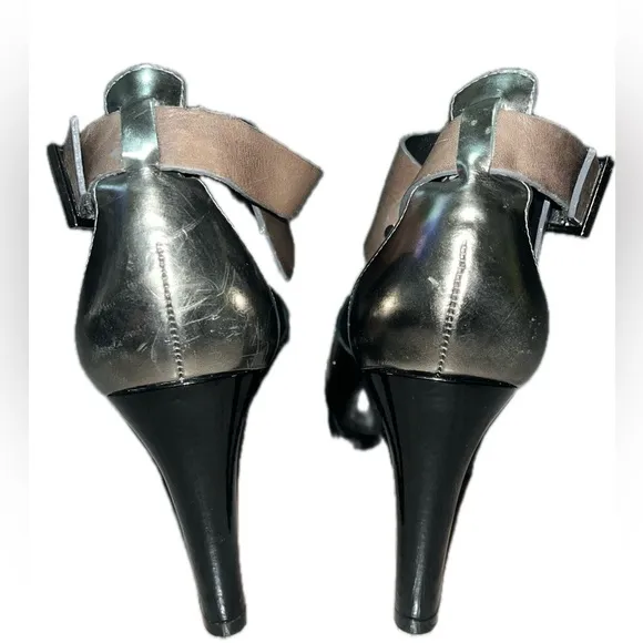 TORY BURCH Metallic Teagan Leather Caged T Strap GLADIATOR Heels 9.5M $399MSRP