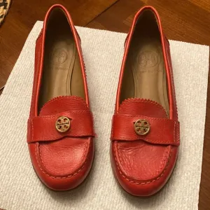 TORY BURCH RED LOAFER TYPE SLIP-ON SHOES. SIZE 6. ONLY WEAR IS ON BOTTOM. EUC