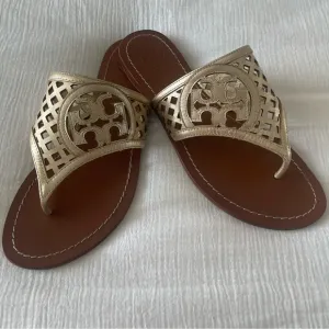 Tory Burch Sandals Gold Flats Sz 7