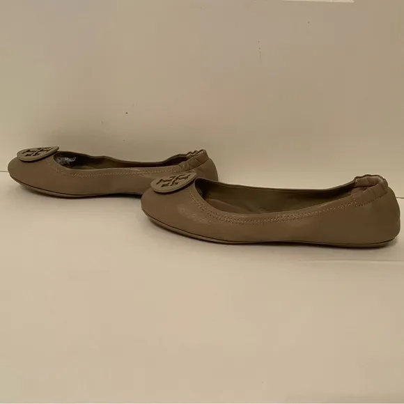 Tory Burch Shoes taupe gray tan leather ballet flats medallion vamp Size 7.5