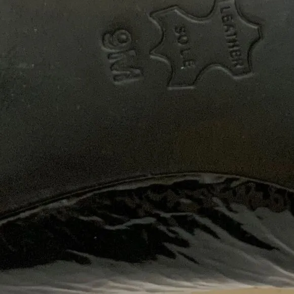 Tory Burch Heels Shoes Black Leather Size 9 M low heels Close Toe