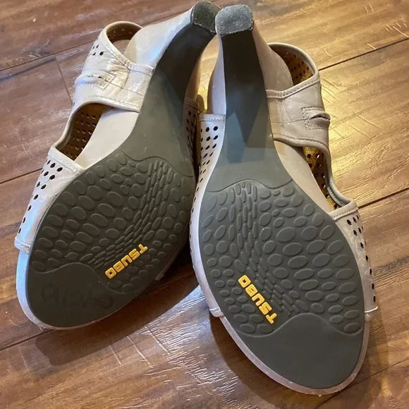 Tsubo‎ Casius shoes in Putty 6.5