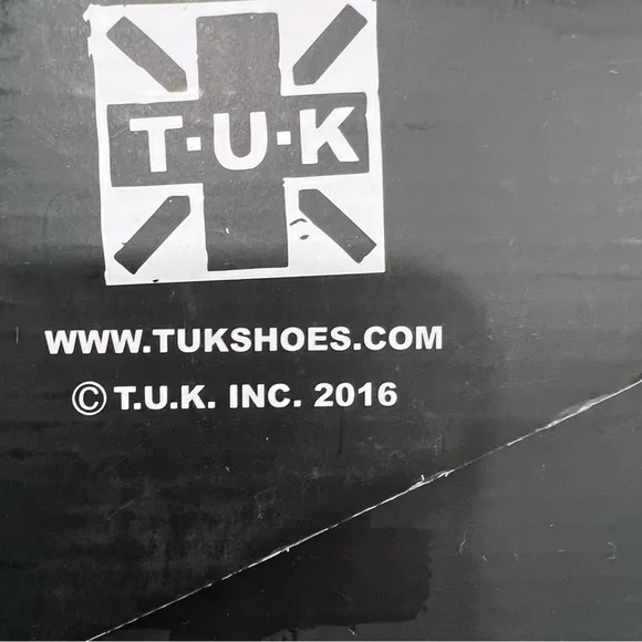 T.U.K. BLACK TWILL NO-RING VLK SNEAKER US 4 (Boys) or EUC 37 UNISEX. New.