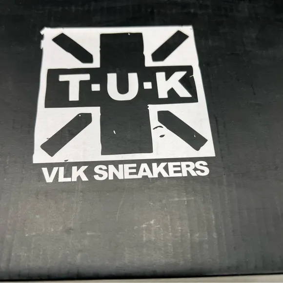 T.U.K. BLACK TWILL NO-RING VLK SNEAKER US 4 (Boys) or EUC 37 UNISEX. New.
