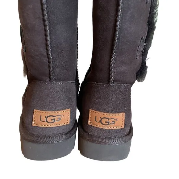 UGG Bailey Button Triplet II Boots Size 5 Chocolate Brown 1016227