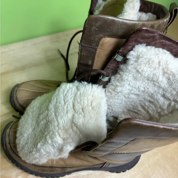 UGG boots brown boots cize 7 good condition