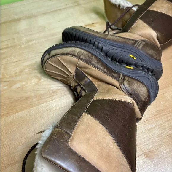 UGG boots brown boots cize 7 good condition