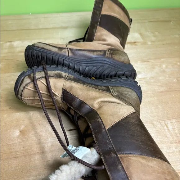 UGG boots brown boots cize 7 good condition