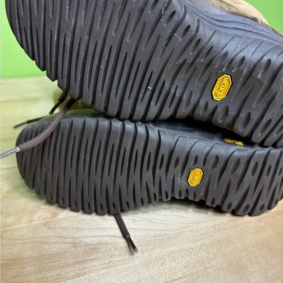 UGG boots brown boots cize 7 good condition