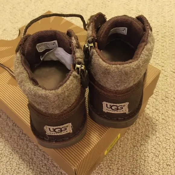 Ugg brand toddler boys boots size 6