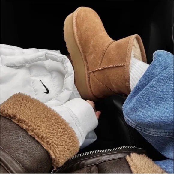 UGG Classic Mini Platform Boots Chestnut