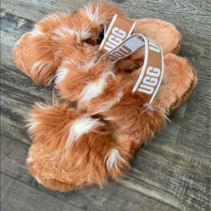 Ugg Fluff Yeah Sandals/Shoes 7