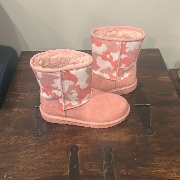 UGG Girls Pink Camo Boots Size 3
