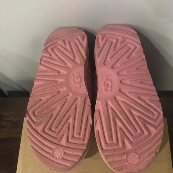 UGG Girls Pink Camo Boots Size 3