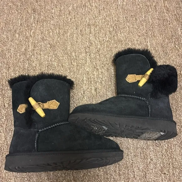 Ugg K Ebony USA kids size 2. EU 32
