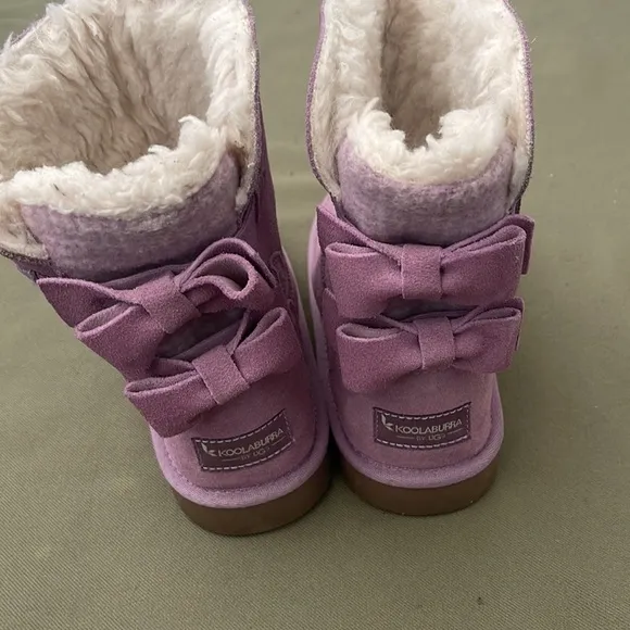 UGG KOOLABURRA  two bows pink color Boots size 3”