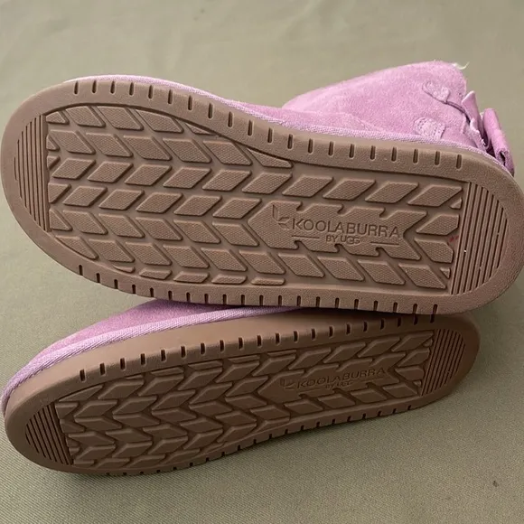 UGG KOOLABURRA  two bows pink color Boots size 3”