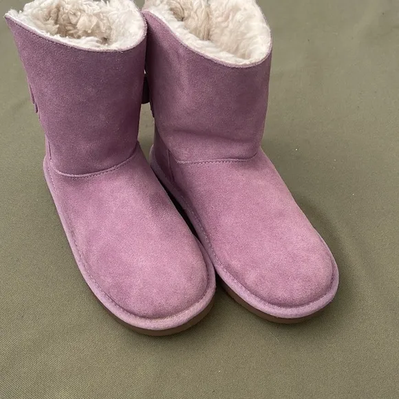 UGG KOOLABURRA  two bows pink color Boots size 3”
