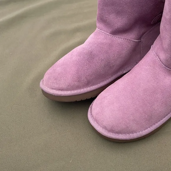 UGG KOOLABURRA  two bows pink color Boots size 3”