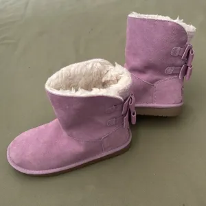 UGG KOOLABURRA  two bows pink color Boots size 3”
