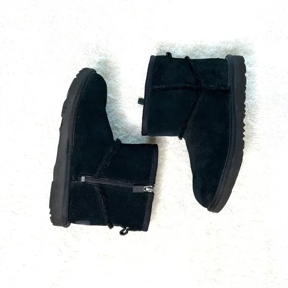 Ugg mini zipper boots black size 2