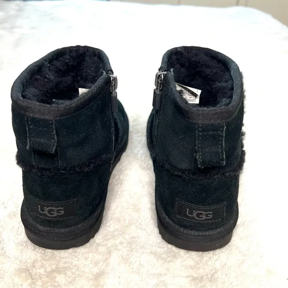 Ugg mini zipper boots black size 2