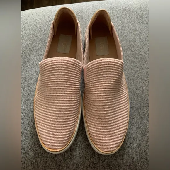 UGG Sammy Sneaker sz 8.5