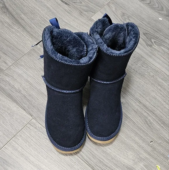 UGG Women's Navy Blue Boots Size 8.5 Bailey Bow II 39