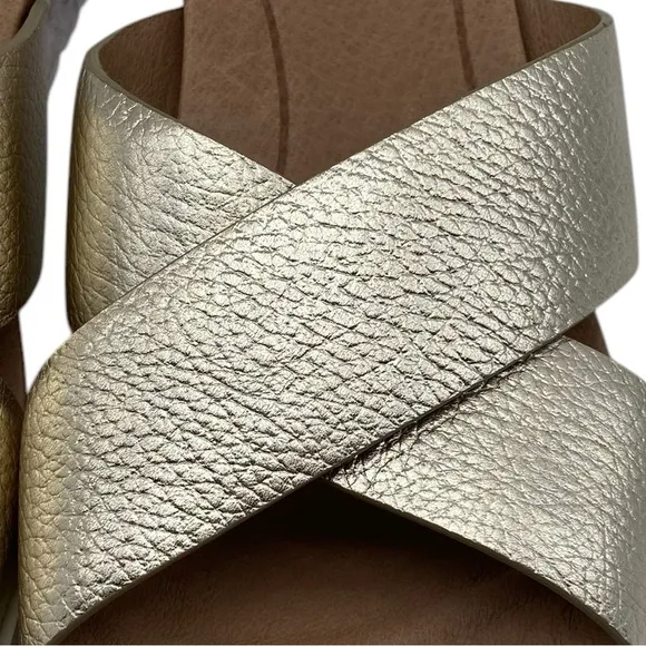 UGG Womens Shoes Kara Slide Sandals Sz 6.5 Gold Leather Flat Casual Comfort Chic