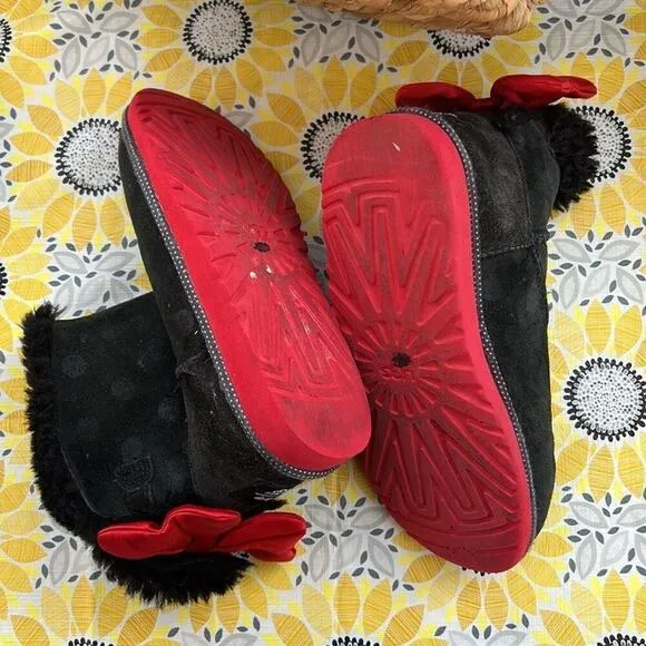 UGG AUSTRALIA DISNEY BOOTS SIZE‎ 2