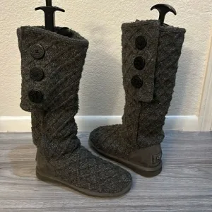 UGG BOOTS SIZE 7
