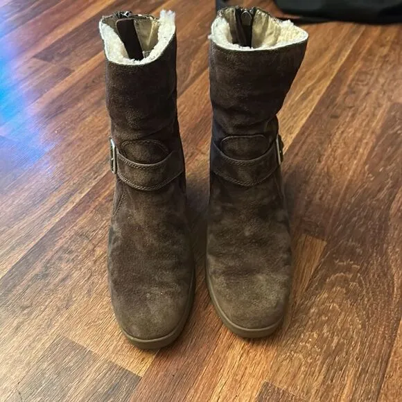Ugg boots size 9