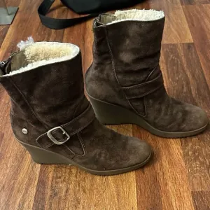 Ugg boots size 9