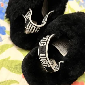 Uggs baby sandals new