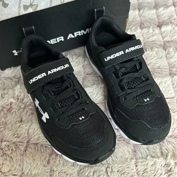 Under Armour Assert Boy sneakers